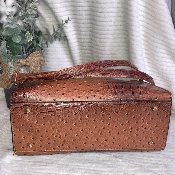Dasein Elegant Brown croc and ostrich embossed hand bag - Picture 6 of 14